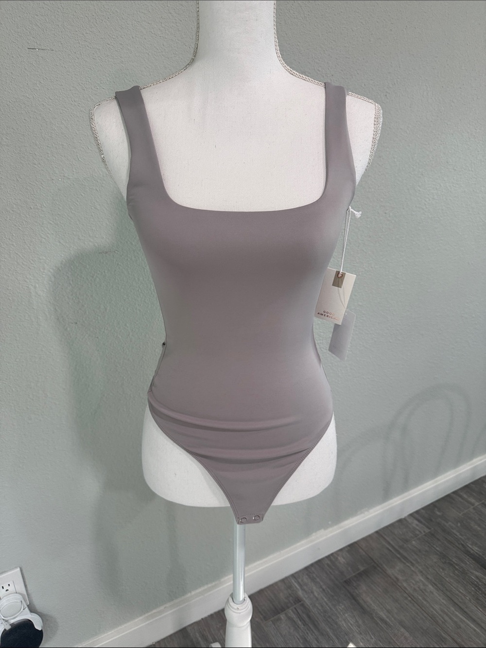 Good American Mauve Scoop Neck Stretch Bodysuit